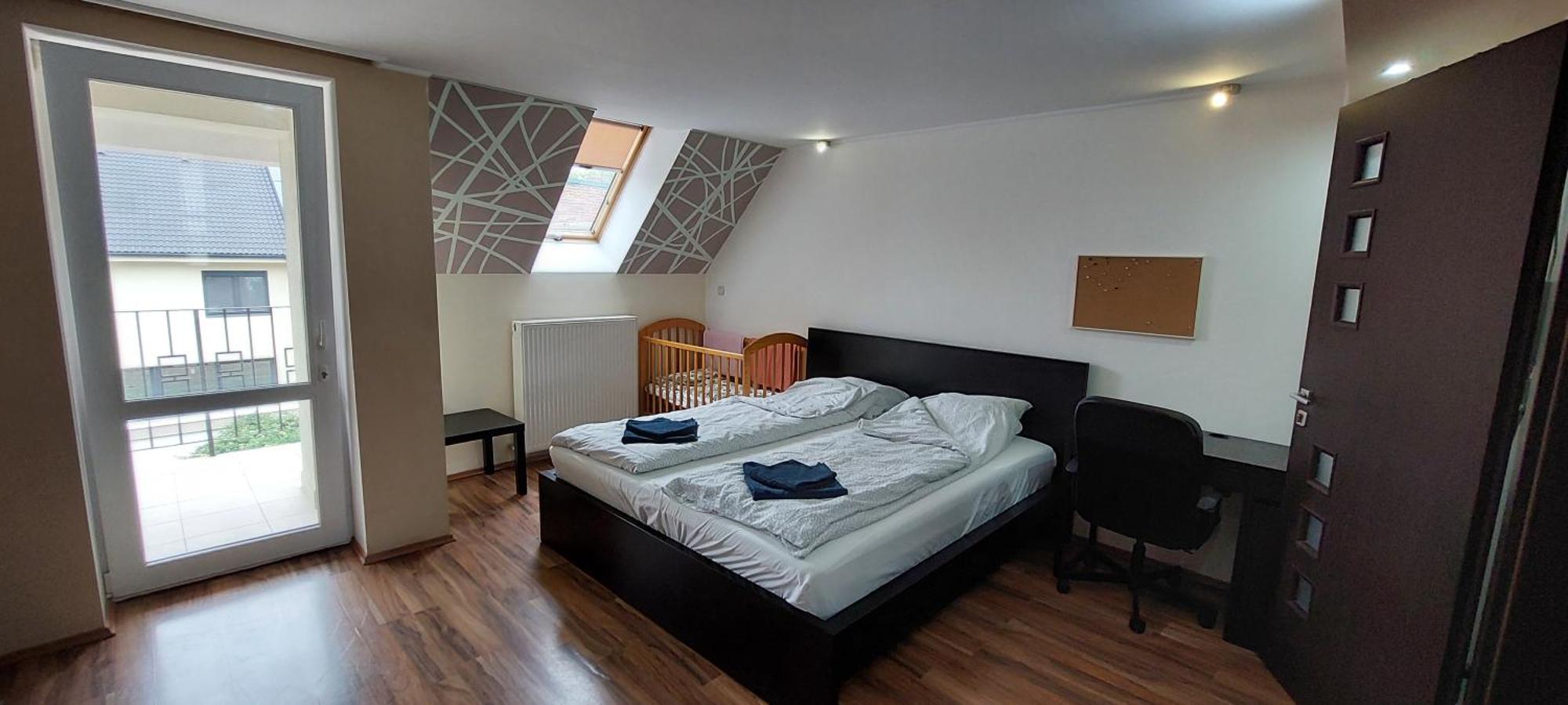 Ovarosban 1-2 Fotol 8-10 Foig Kenyelmes Szallas Apartament Debreţin