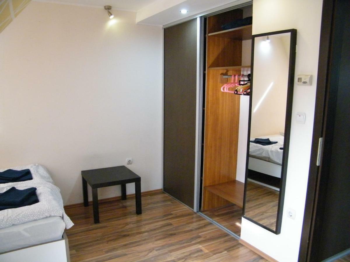 Ovarosban 1-2 Fotol 8-10 Foig Kenyelmes Szallas Apartament *